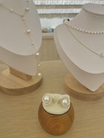 Load image into Gallery viewer, Freshwater Cultured Pearl Earrings